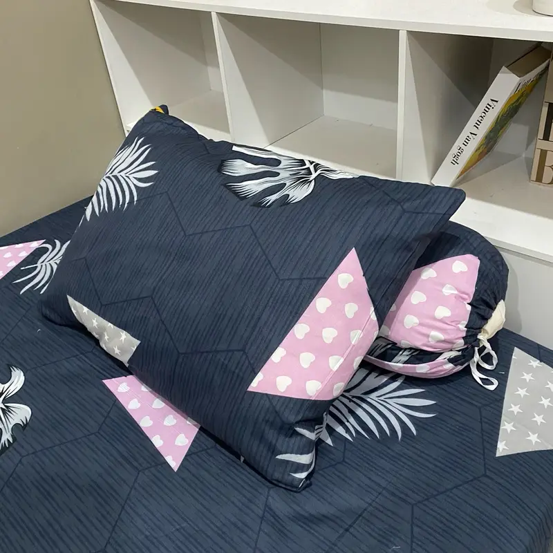 Sarung bantal dan sarung guling 0