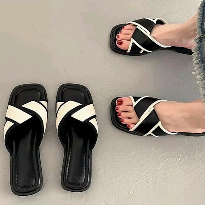 Brian Kyra Flat - Sandal Wanita Teplek Platform Sandal Cewek Slop Empuk 2