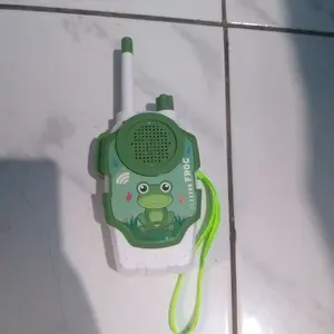 Walkie Talkie Nirkabel Anak Jarak Jauh 300 Meter Edukasi Mainan Telepon 2pcs Hadiah Anak-anak