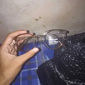 Eyeshine - Kacamata Lensa 2in1 Photocromic & Anti Radiasi Sunglasses Wanita Uv Protection