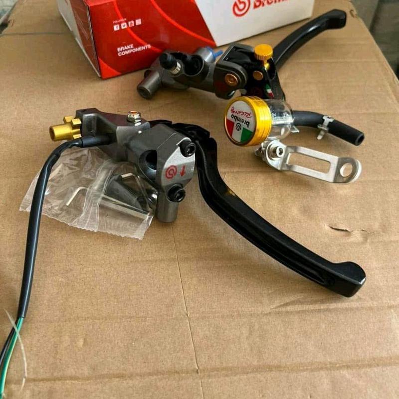 Cặp tay thắng brembo mẫu bình dầu rời vàng kèm full phụ kiện. hàng đẹp chất