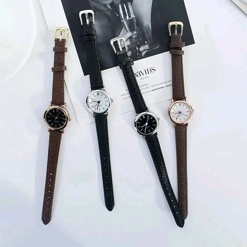 Jam Tangan Wanita Casual Analog Quartz Dial Bulat Retro Vintage Bulat Bahan Kulit PU