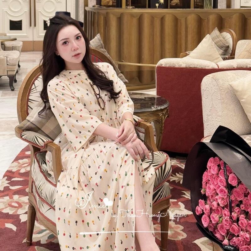 Váy lụa trượt baby doll dáng dài hoa nhí màu kem