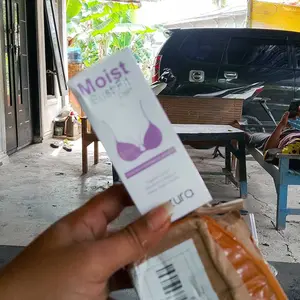 Cazura Moist Bust Fit Cream - Krim Perawatan wanita Pengencang Kulit dengan Kigelia Extract original