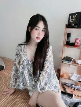 Product Review of [HÀNG Sẵn]Áo Loang Tơ Hồng Viền Nhũ Cổ V Tay Loe Bánh Bèo Áo Nữ Thiết Kế Top Women from T**g 0