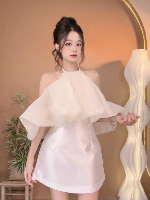 Áo voan tơ nến cổ yếm size S/M có phân loại chân váy taffta Size S/M mặc hè S107