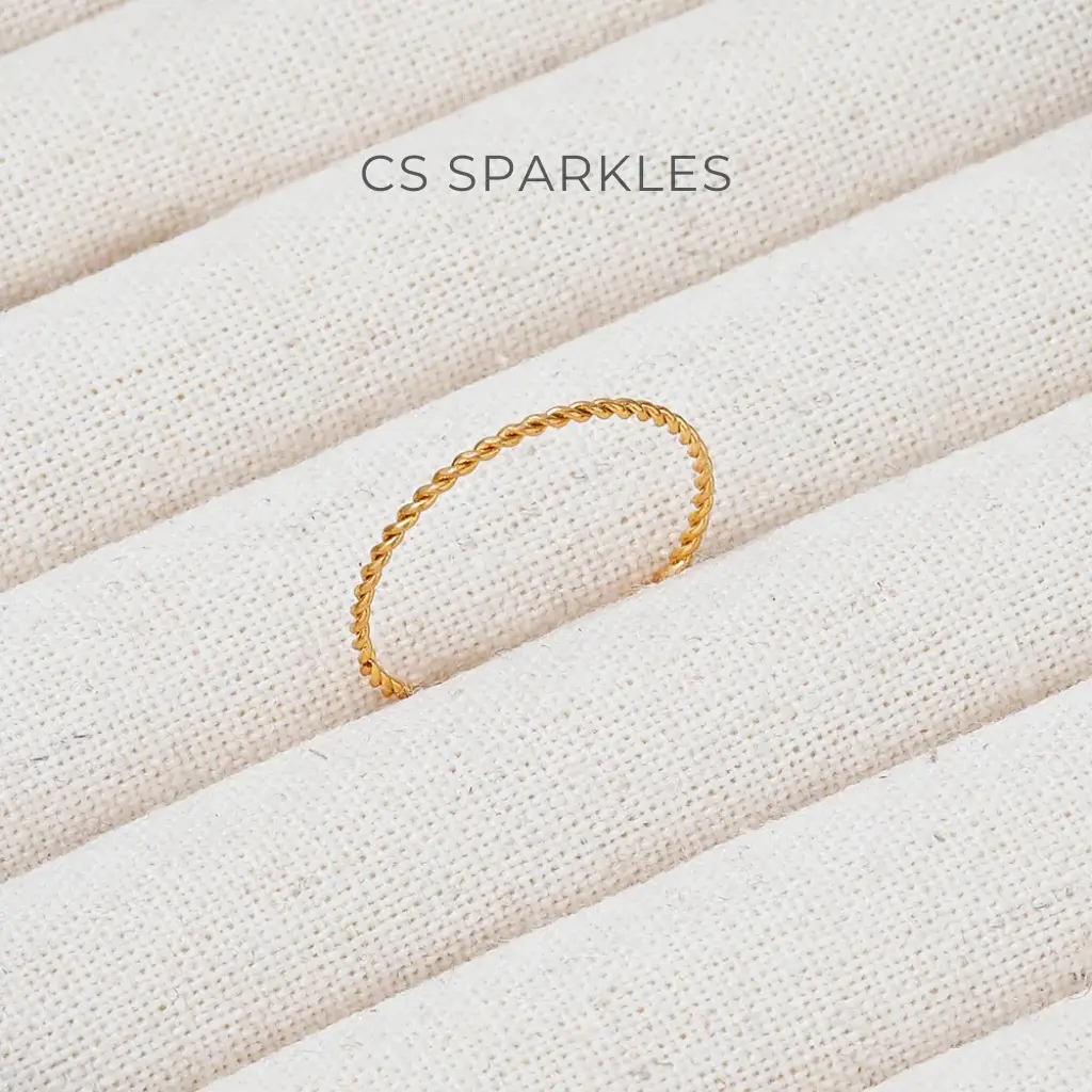 Minimalist Twist Rope Chain Ring, 18K Gold Plated – Waterproof, Non-Tarnish & Hypoallergenic (Sizes 5-8)