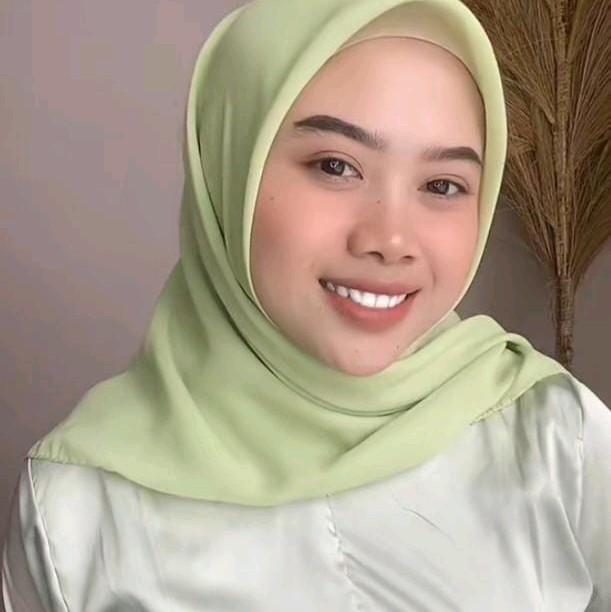 Bella square premium Hijau stabilo / Hijau daun / Hijau cerah 0