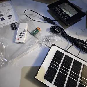 LAMPU TENAGA MATAHARI 100O WATT 1000 WLampu Tembak tenaga surya solar panel 1000watt GARANSI solar light lampu tenaga surya lampu emergency