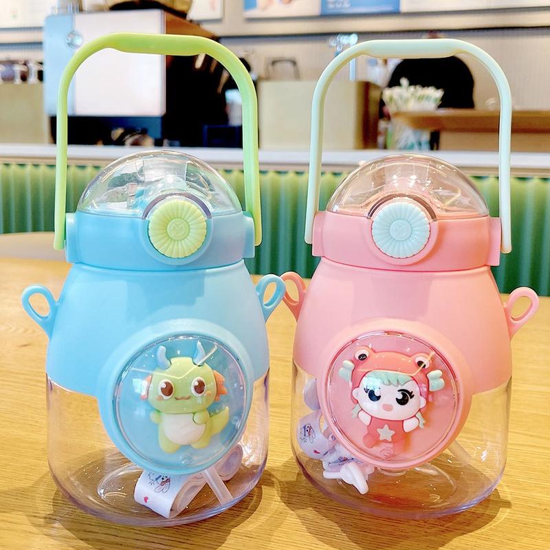 Bình Nước Khủng Long Cute 900ml Có Ống Hút, Dây Đeo & Sticker 3D