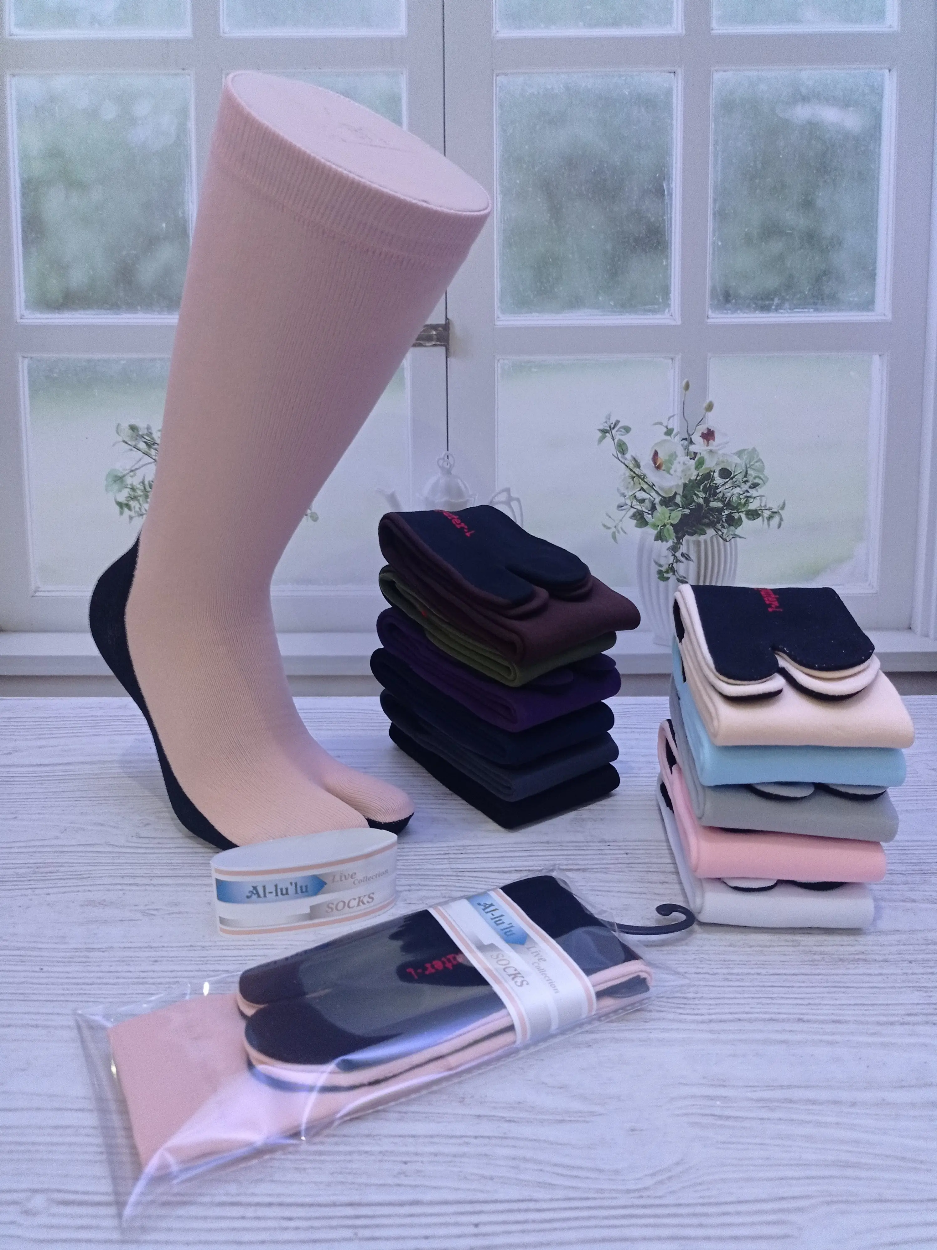 Kaos Kaki Jempol Warna Telapak Hitam Wanita Muslimah Dewasa Panjang Nilon Lembut Kaos Kaki AL-LU'LU Live Collection