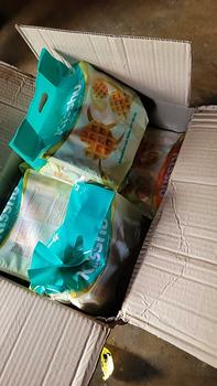 Product Review of [2 PHÂN LỌAI XCombo 8 Bịch Bông Lan Sợi Gà Và BBQ] Mua 6 Bịch Bông Lan Trứng Tươi Sợi Gà Tặng 2  Bịch Bông Lan Chà Bông Vị Thịt Nướng BBQ(4 Bánh Nhỏ/Bịch), Bánh Bảo Ngọc Đầy Đủ Dinh Dưỡng from M** M** 0