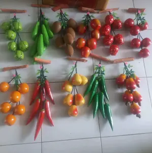 Hiasan dinding,buah²an terlihat segar,sejuk dan memperindah ruangan