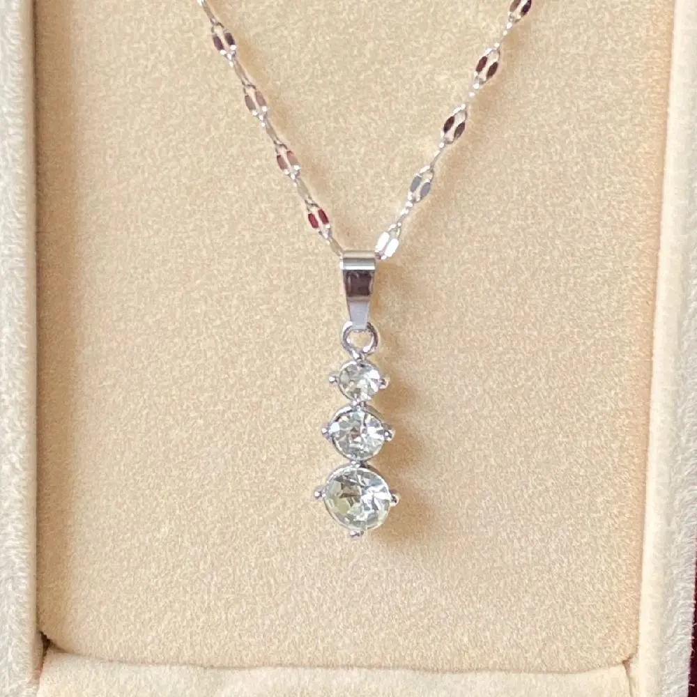 100% TITANIUM kalung Wanita Liontin permata Tiga Anti Karat