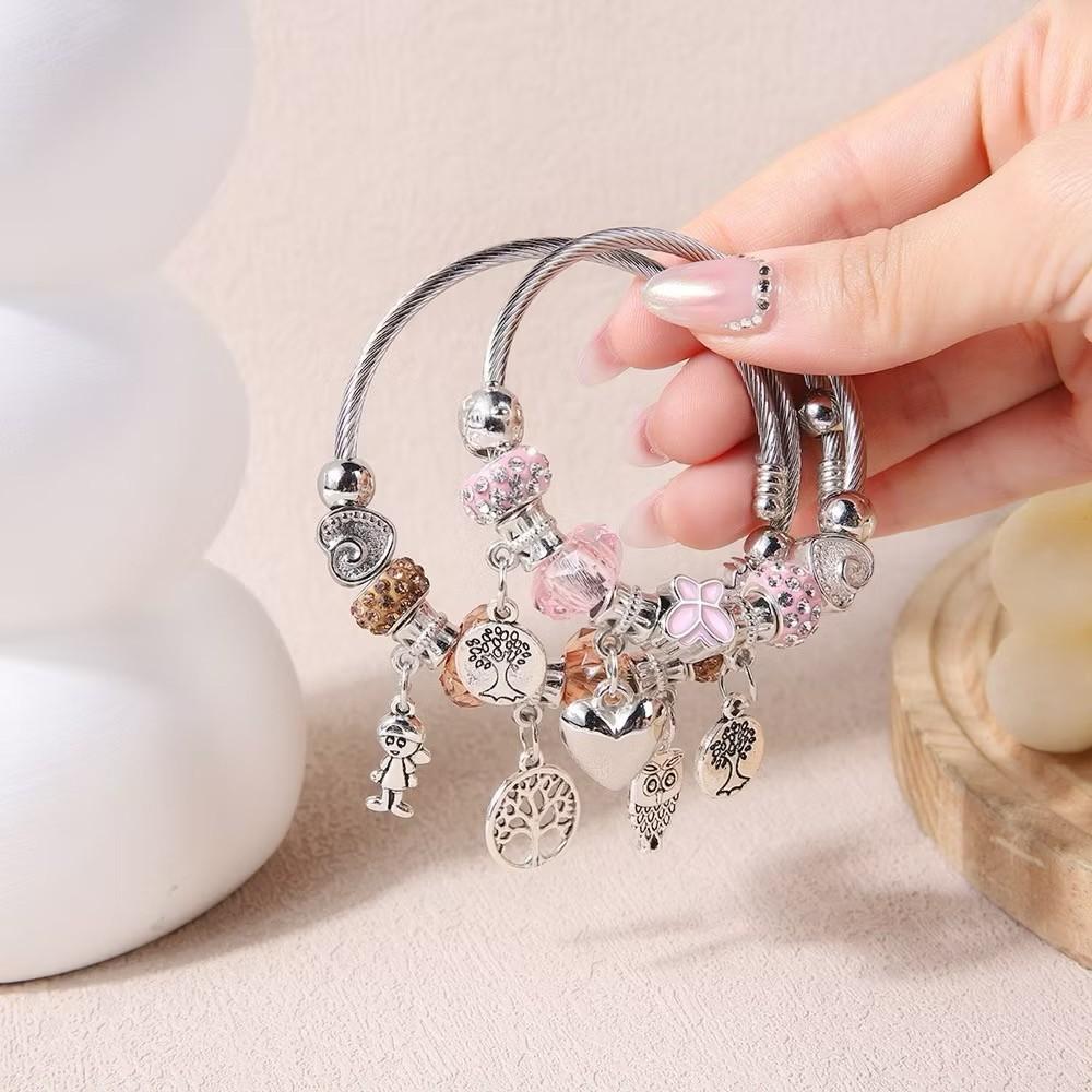 Bracelets & Bangles Gelang Modis - Gelang & Bangles dengan Desain Unik dan Charm Cantik untuk Tampilan Elegan Anda Gelang dengan Motif Hewan dan Bentuk Cantik Gelang