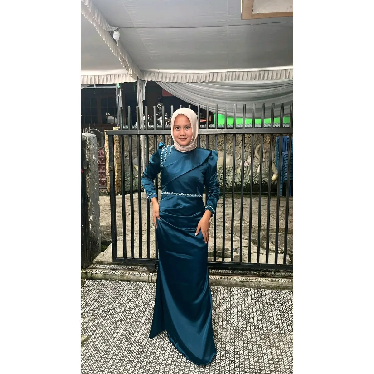 Lavanya Dress-Dress kondangan bridesmaid dress emerald baju kondangan simple elegant gamis kondangan Gaun Pesta W