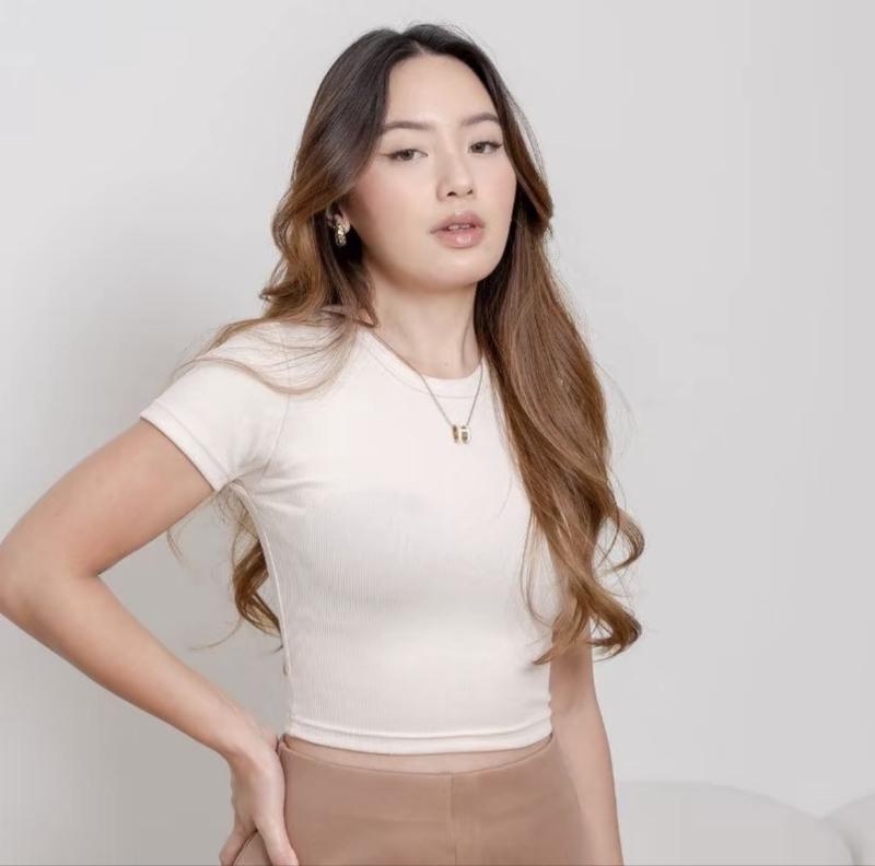 CROP TOP WANITA kaos Crop top- Atasan Crop Top Wanita Korea Style Simple Fit Body