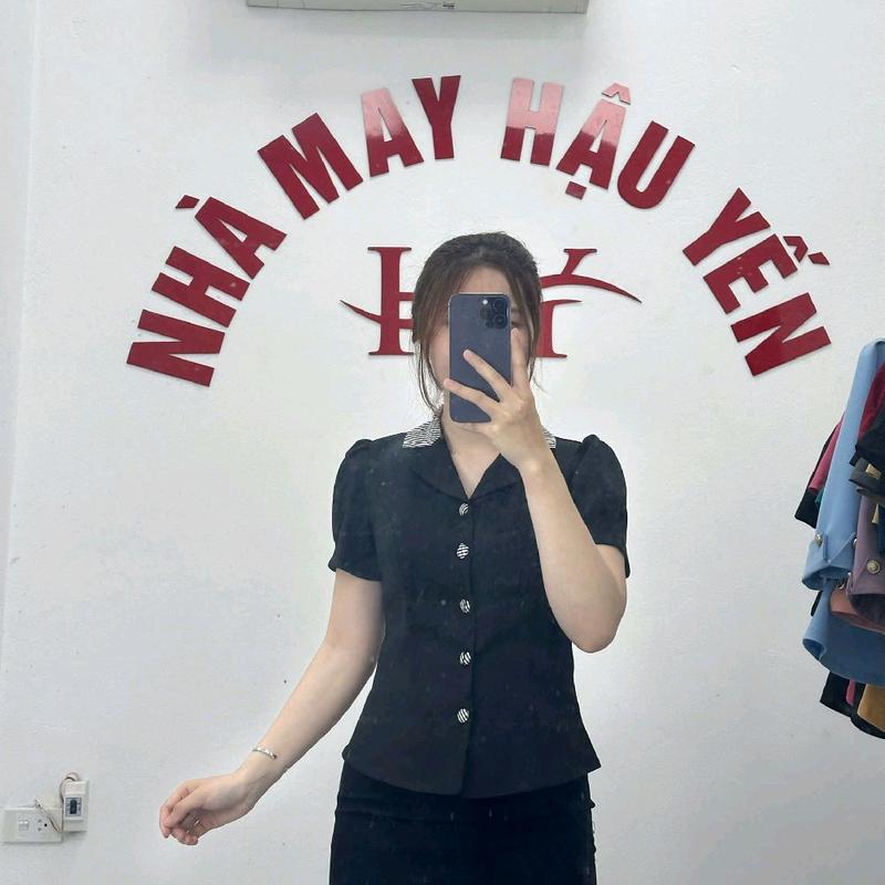  Áo thiết kế nhà may Hậu Yến V35 chất xước thái có độ co giãn nhẹ thấm hút mồ hôi hạn chế nhăn nhàu 