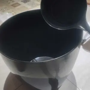 Pot Plasik Jumbo 50  PUTIH HITAM XXL Minimalis Pot Tanaman Besar Ada Roda di Bawah Bahan Plastik Tebal dan Kuat Bagus