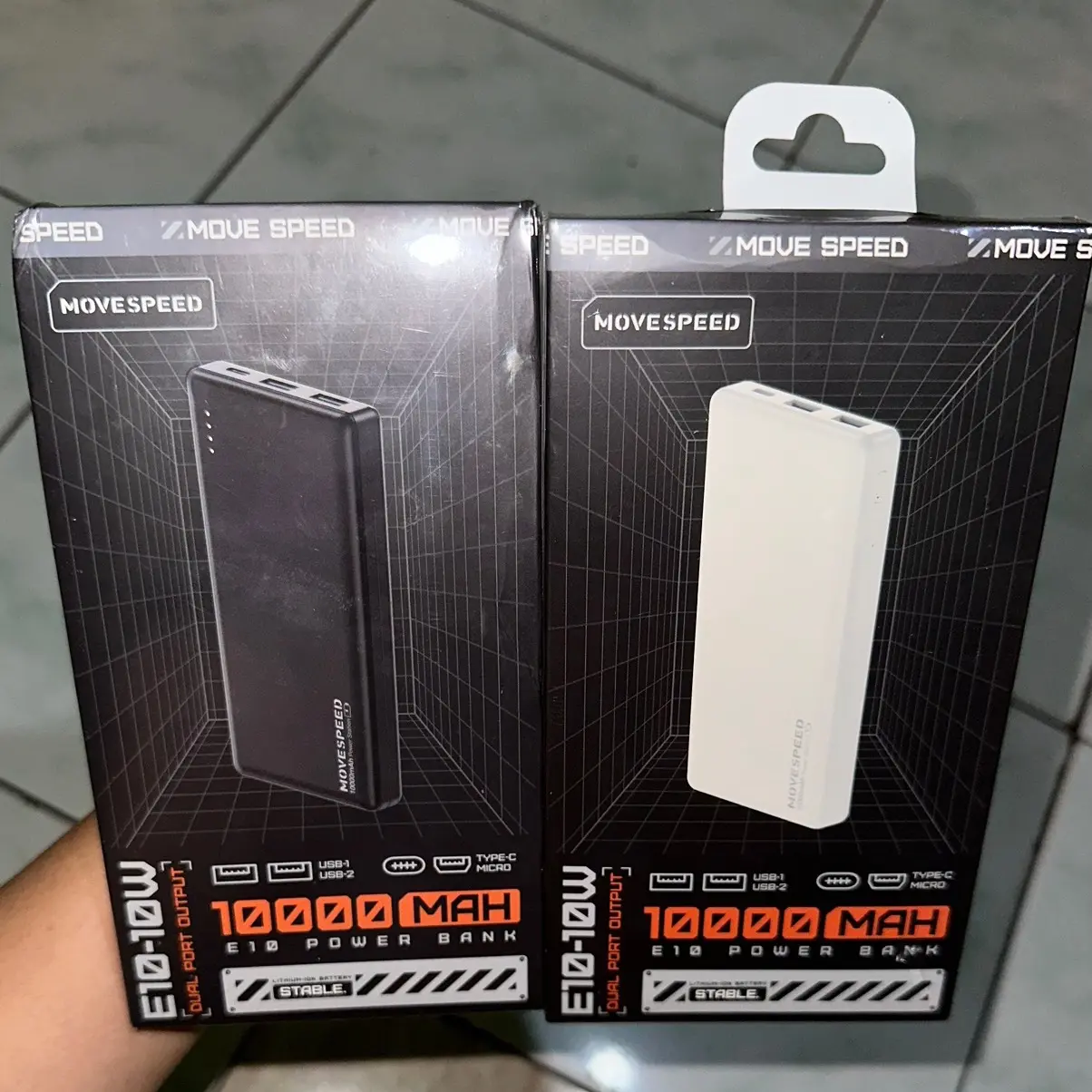 MoveSpeed E10 10000mAh Quar Ports Ultra Slim LED Light Power Bank - White | Black
