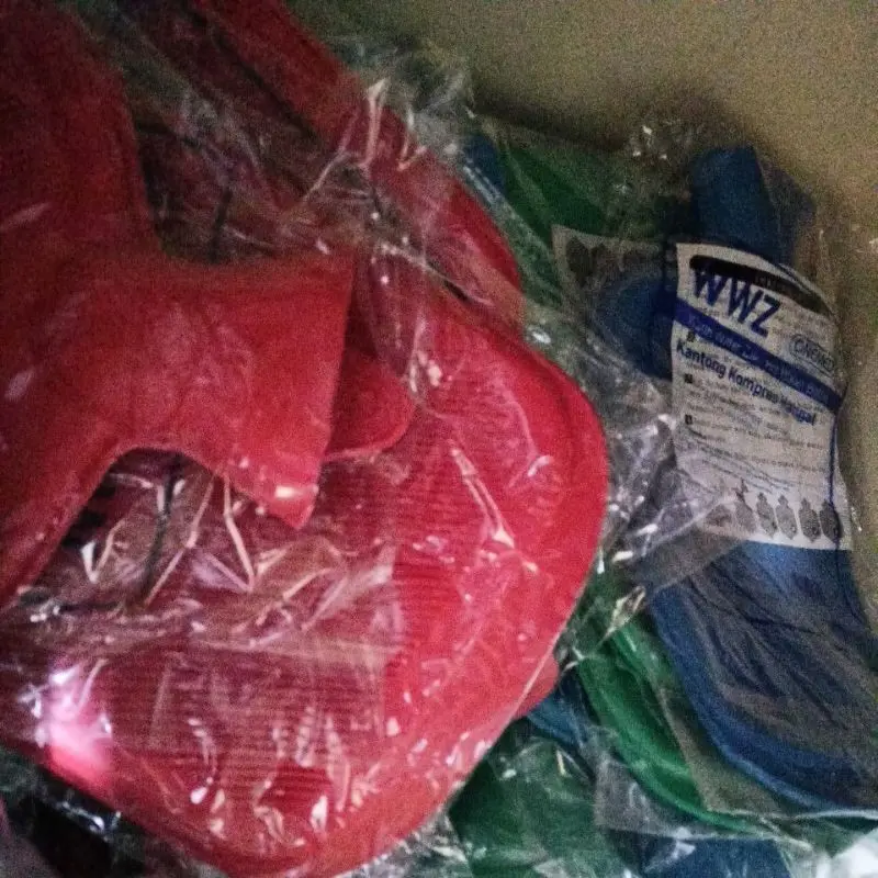 HOT WATER BAG Kantong Kompres Air Panas Hangat WWZ Alat Terapi Nyeri Haid Cedera Otot Kompres Demam Anak Dewasa Pemanas Perut Sakit Pegal Linu Bantal Kompres Dingin Onemed Penghangat Sakit Perut Kembung Alat Kantong isi Air 2 Liter Serbaguna Buli Ice 7