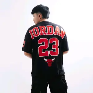 PROMISE Kaos Boxy Pria Oversize Distro Premium Tshrit  Hitam Oversized Chicago Jordan Cotton Combed 24s Soft Free Gantungan Kunci & Sticker Kaos Baseball Outfit Cowok