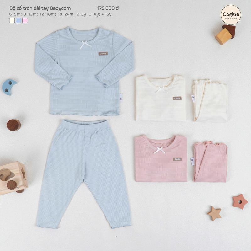 Bộ Quần Áo Dài Tay Cookie Bèo Đính Nơ Bé Gái, Bộ Quần Áo Dài Tay Cổ Tròn Babycorn Cho Bé Size Từ 6 Tháng Đến 5 Tuổi Chất Babycorn Hạt Ngô