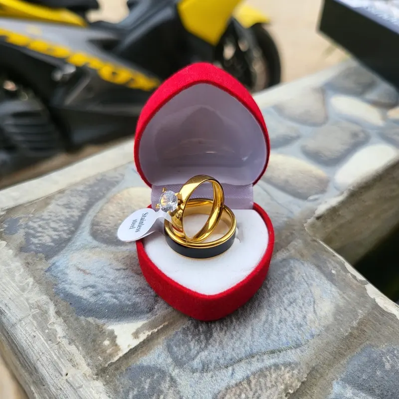 Cincin Kawin Dapat 2 pcs Dan Free Box Banyak Model Dan Pilihan Cincin Model Love Berlapis Emas 24K Polos 0