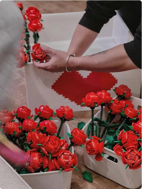 Valentine's Day Exclusive Surprise! Rose building blocks, small particles pieced together to create a dreamy eternal flower, creative DIY interpretation of ultimate romance 7