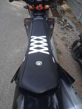 Product Review of Kulit Jok Supersub Extreme Series Hitam Sarung Jok CRF KLX Dtracker WR 155 Kain Jok Motor Trail Supermoto from A**2 3