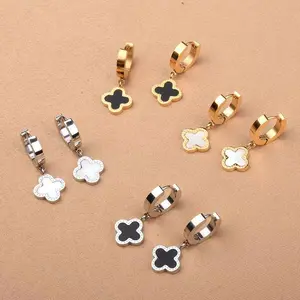 ANTING TITANIUM WANITA ANTING JEPIT BUNGA CLOVER HITAM