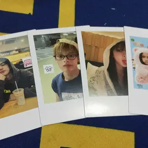 Cetak Foto Polaroid Custom . Ukuran 2R Paket Isi 25 50 75 100 150 200 Pcs Warna Bervariasi Kertas Art Carton 260 Gsm