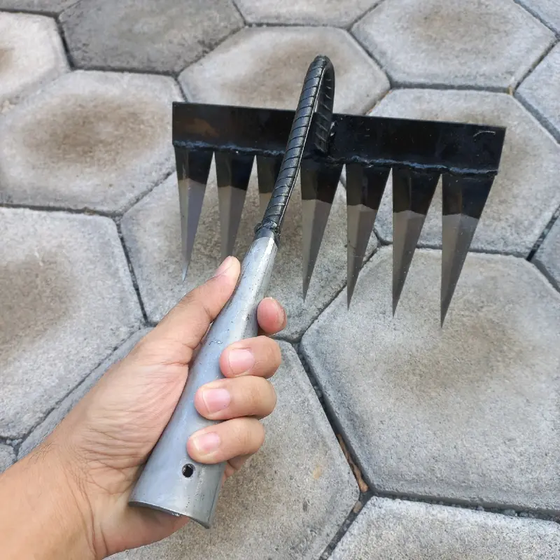 ALAT RAKE MATA GARUK GERIGI 7 / BAHAN  GARPU FULL BESI / GARUKAN RUMPUT LIAR 0