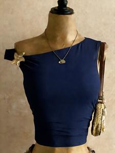 Top corto holgado con cinturón floral en el hombro estilo francés, top corto ajustado multicolor sexy de estilo vacacional, blusa entallada para todas las estaciones