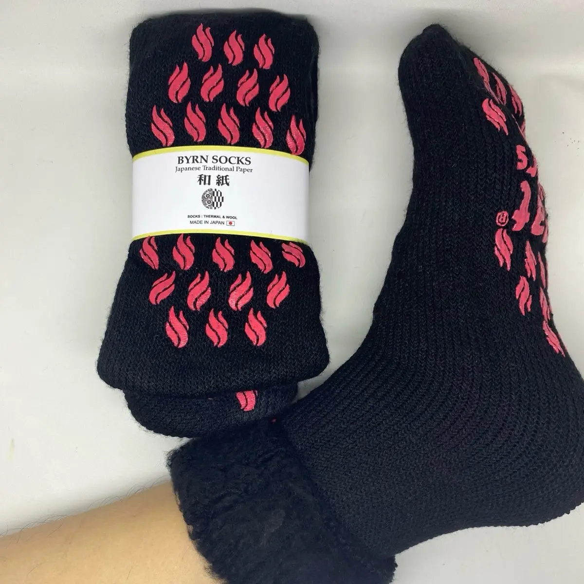 Kaos kaki RANDOM WARNA ANTISLIP bahan wol tebal cocok buat UMROH dan area lincin karna udah pakai anti slip , tidak mudah melar dan lembut unisex