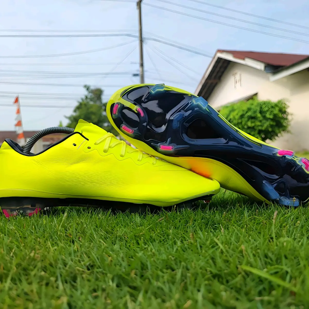 Sepatu Bola Mercurial X Volt Hyperpink Black