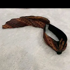 ikat kepala/ hanya ikat kepala/ bendo ikat kepala/ikat kepala sunda/ bendo sunda/iket sunda /iket kepala/iket pencak silat /iket instan