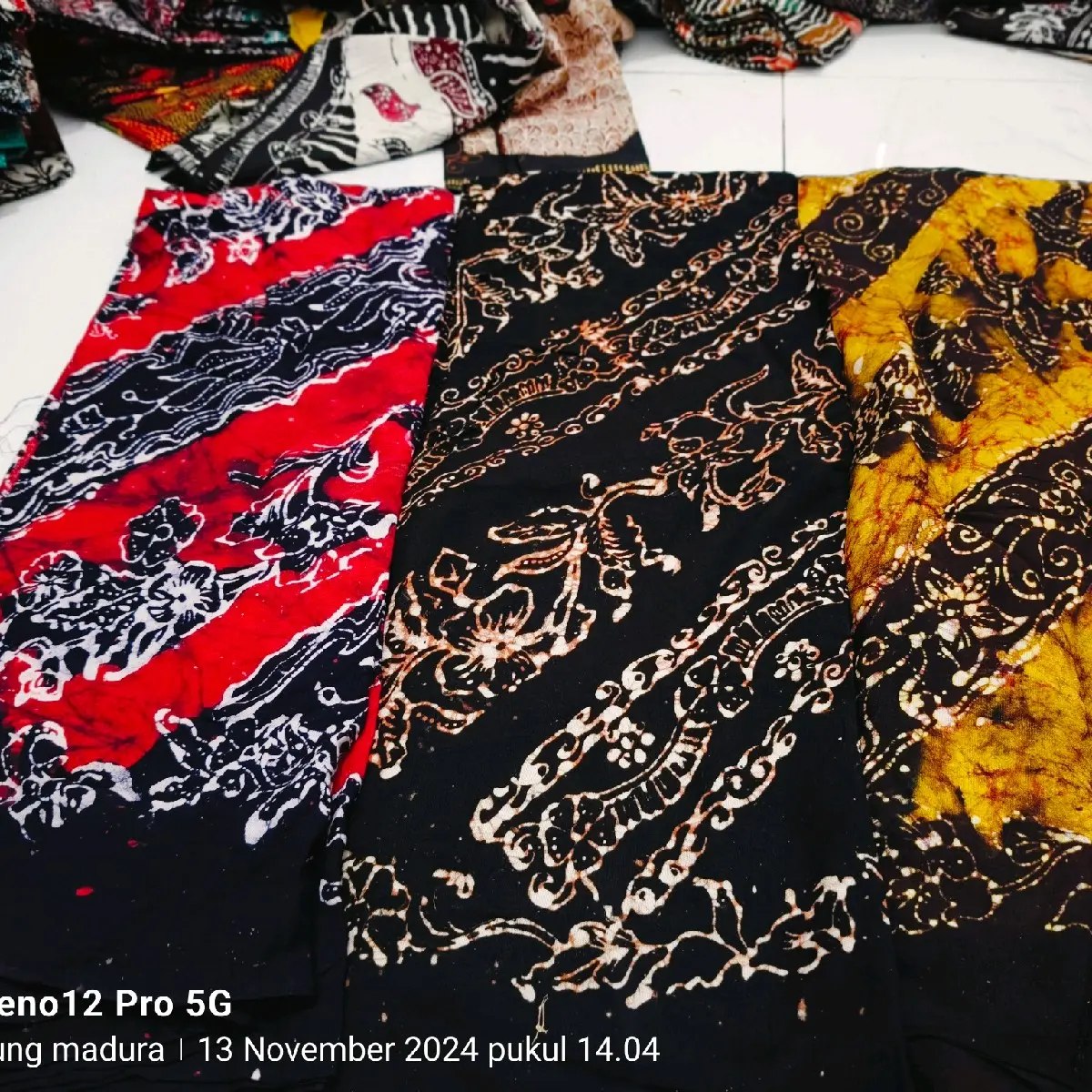 Sarung Tuban 115000 Dapat 3 - Kain Tradisional dengan Motif Tumpal-Tumpal dan Bunga Ca Kontik - Hijau, Biru