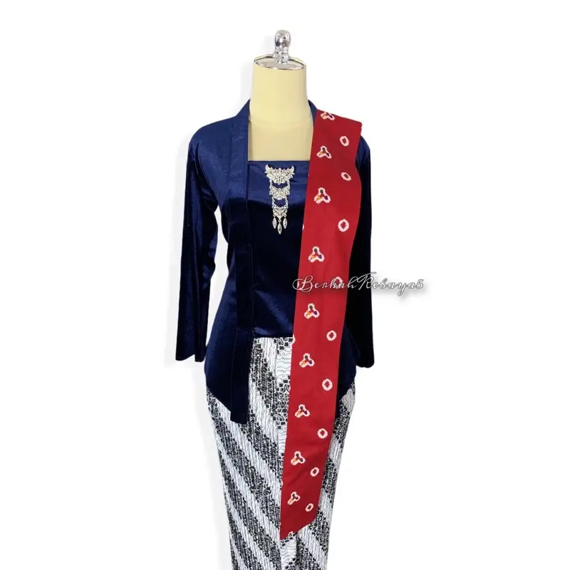 SETELAN KEBAYA BLUDRU KUTU BARU ADAT JAWA 2