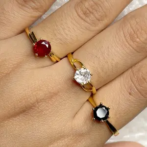 [Beli 2 Gratis 1] Motif Permata Cincin Wanita Cincin Warna Gold Cincin Titanium Anti Karat EC01