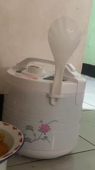 Product Review of 【COD】Votre Rice Cooker G-11  Penanak Nasi Desain Elegan dengan Lapisan Tutup Kaca Free Saringan Kukus from S**- 1