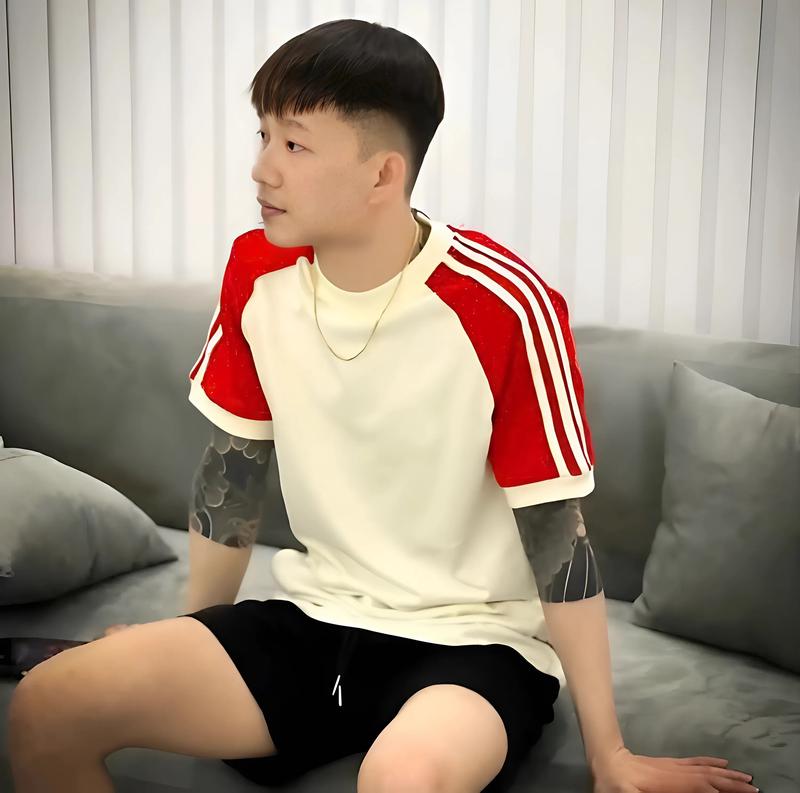 Áo Thun Nam Unisex Phối Viền Tay Thể Thao Năng Động Form Rộng Chất Cotton Mềm Mịn 2