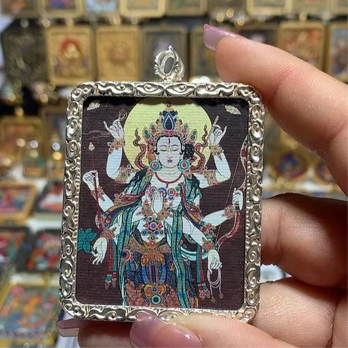 [Quick sale]  Non-natural Crystal Necklaces & Pendants