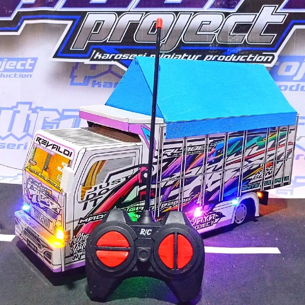 PROMO MINIATUR TRUK GRATIS TAMBAH NAMA DAN FOTO DI BAK BELAKANG MINIATUR TRUK OLENG REMOT CONTROL BONUS BATREY  FULL VARIASI LAMPU DAN TERPAL
