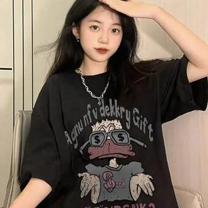 婦人用半袖Tシャツ、英鴨プリントラウンドネック、ゆったり、純綿カジュアルトップス、ラウンドネック、ショルダーベルト、ゆったりシルエット、婦人用サマープリントTシャツ