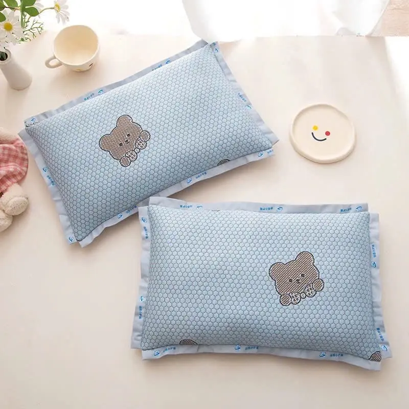 Gối băng lạnh trẻ em 1-5 tuổi, kích thước 30*50cm, vỏ kèm ruột bông, hoạ tiết đa dạng