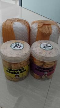 Product Review of Paket Castangel,kacang,nastar,bola² susu from D**n b**n N** 2** 1