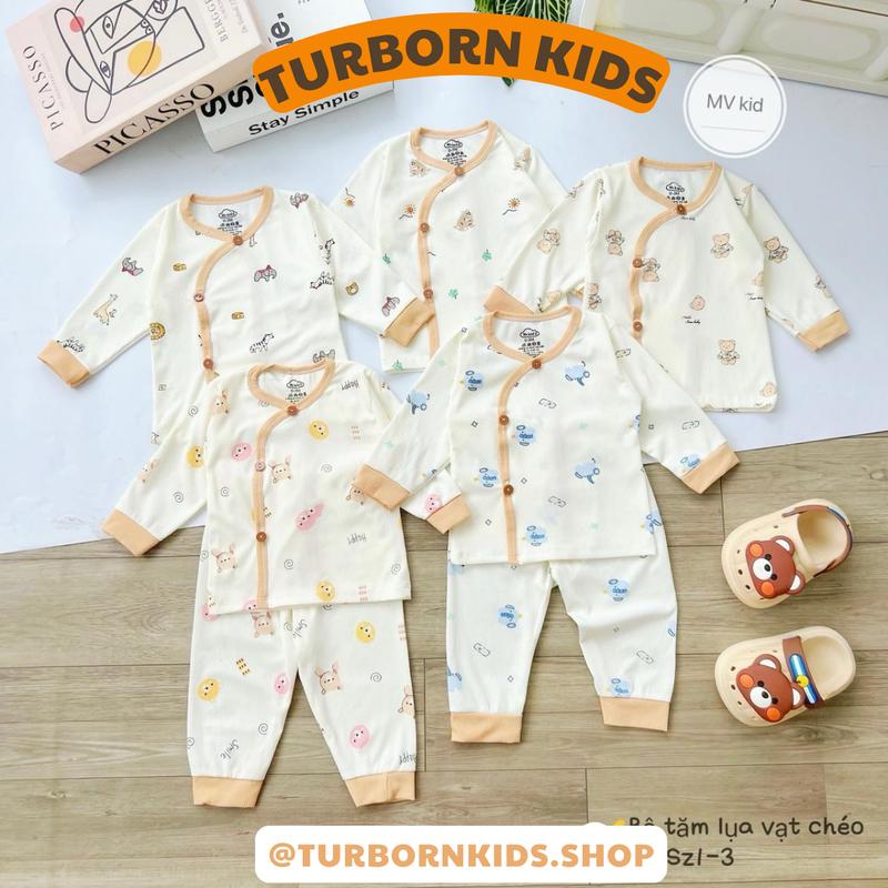 Combo 3 - Combo 5 Bộ Quần Áo Dài Tay Chất Tăm Lạnh Hàn Quốc Bảng Màu Kem Cho Bé Trai Và Bé Gái Size Sơ Sinh 3-9kg