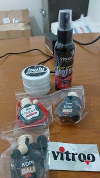 Product Review of 2 in 1 Paket Pengkilap Body Motor Spray Kit+ Penghilang Baret Lecet Rubbing Kompon Compund by Vitroo from O**g 0