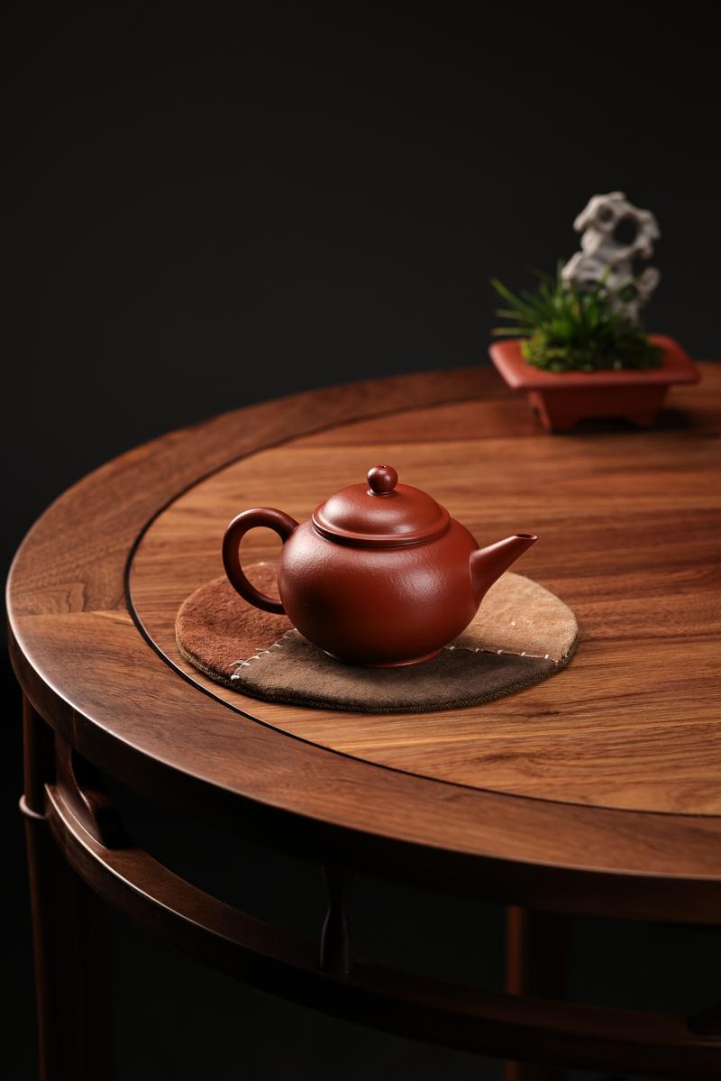 Product Introduction of Chinese Yixing purple clay teapot 100% natural purple clay teapot zhuni shuiping teapot 200 ml 11